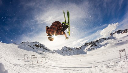 华体会入口：联赛官方重拳出击，布尔克暴力行为遭停赛3场罚款1.5万元